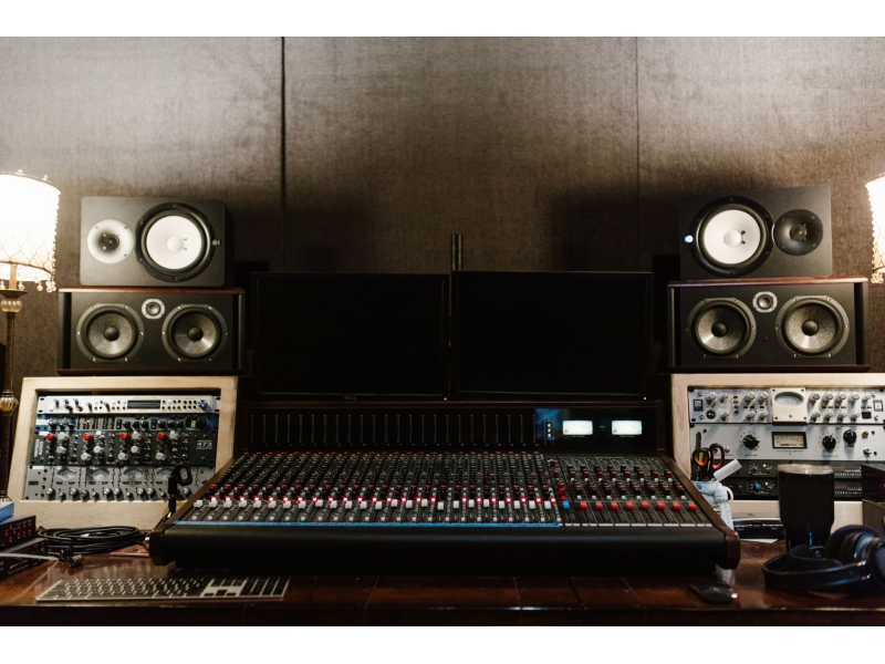 WaveBeat Studio Monitor Speaker
